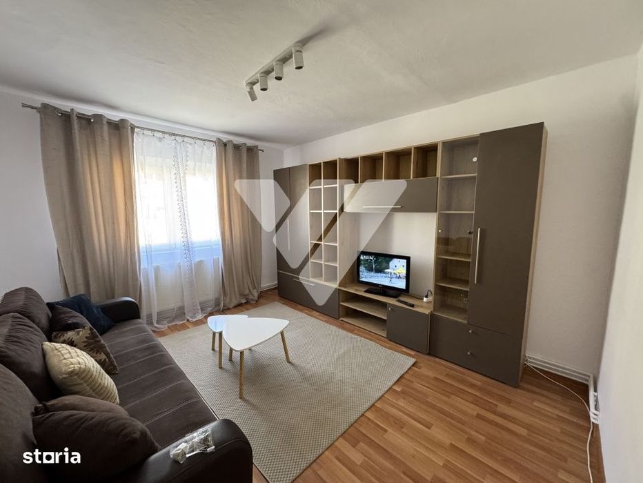 Garsoniera decomandata de inchiriat, balcon, etaj 3 zona Strand Sibiu