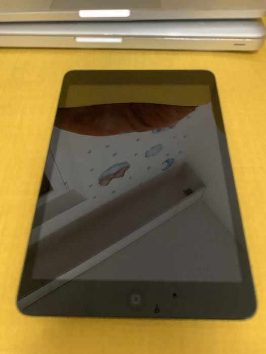 2 macbook 2 ipads si iphone 6s