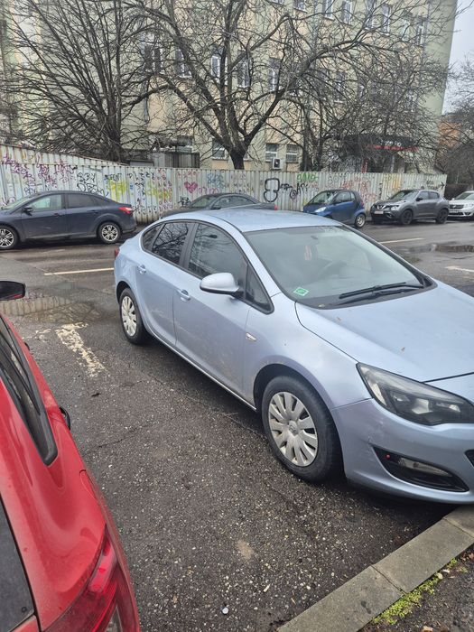 Inchiriez  opel astra j pt uber si bolt