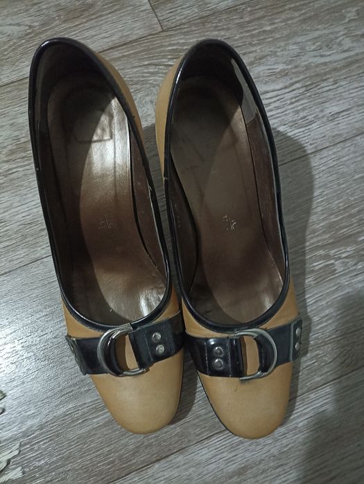 Прдам кожаные туфли