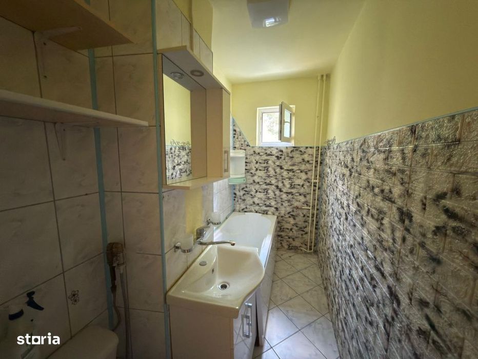 Apartament cu 2 camere, 40 mp, zona Malu Rosu