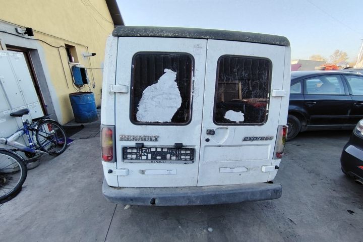 Far stanga Renault Express 2000