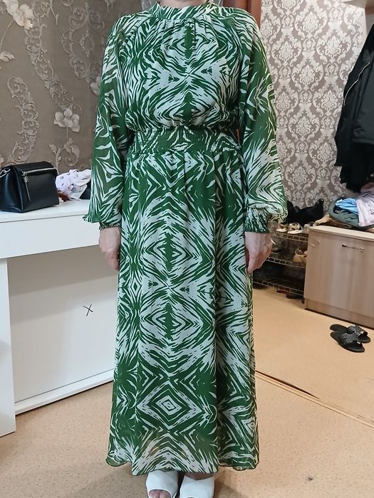 Продам женские платья