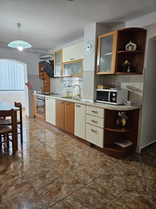 Apartament de închiriat – Zona Alfa, 97 mp