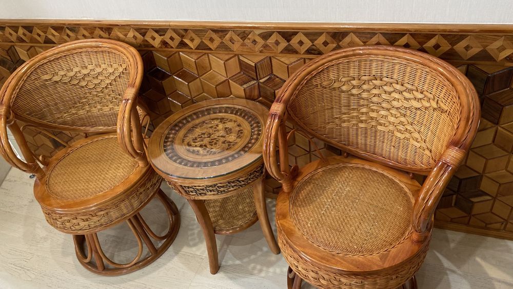 Стулья из ротанга, мебель