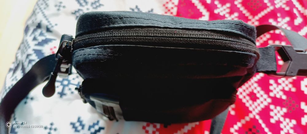 Nike - Унисекс чанта през рамо Elemental с лого - 4 л,Черен