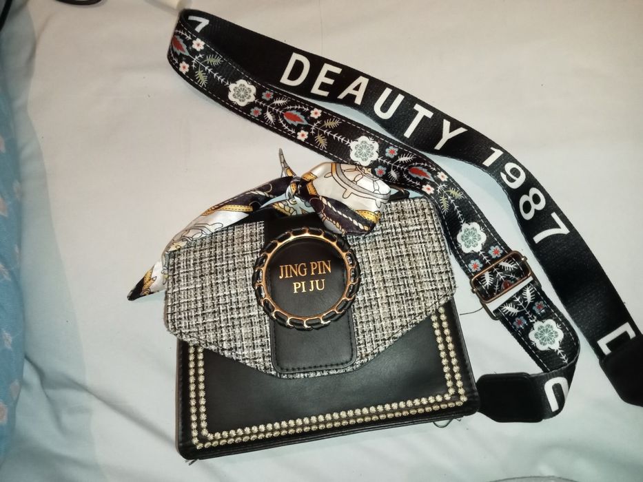 Продается сумка женская б/у маленькая сумочка