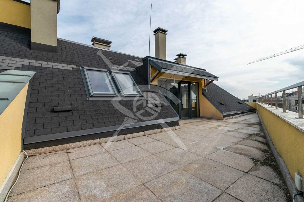 Тристаен апартамент в м-т Гърдова глава № 88258