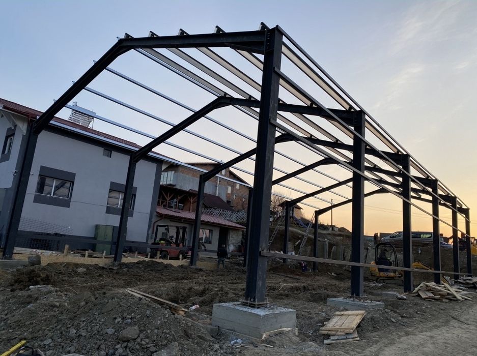 Doar 58 de euro mp cu panouri  +structura metalica
