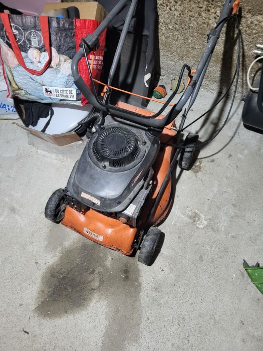 Masina de tuns iarba Ruris dac 109 xl defecta