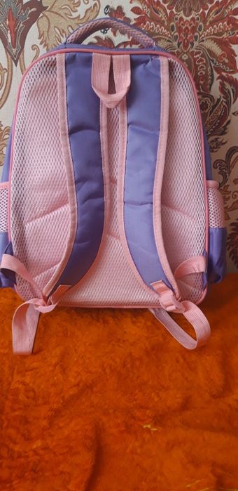 Продам школьный рюкзак для девочек
