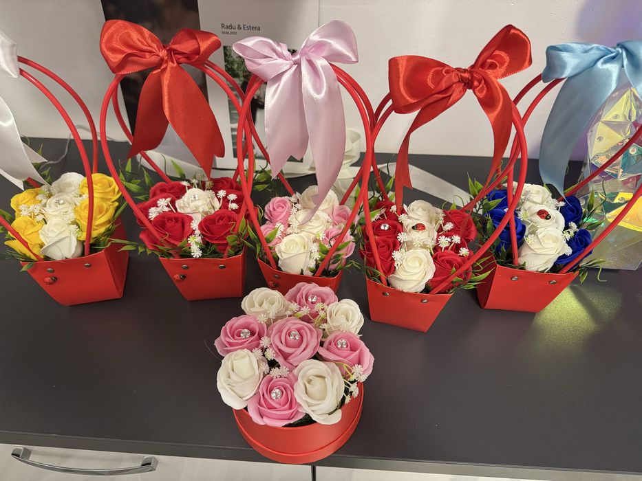 Martisoare,si trandafiri de sapun parfumati  de 1 si 8 martie