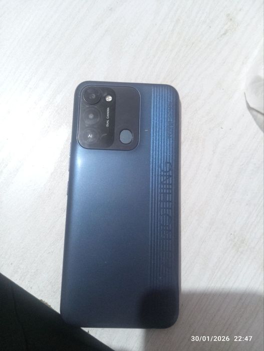 Techno Spark 8C 128 xotira