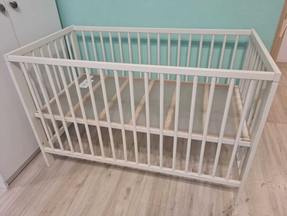Манеж IKEA + матрас + подарки