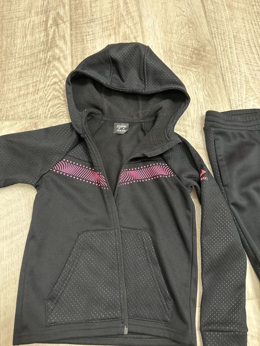Продам спортивный костюм
