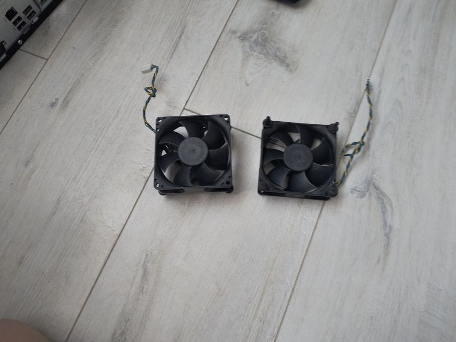 2 Coolere PC  fanuri