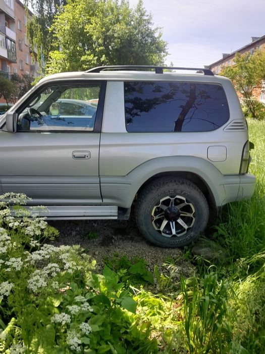 Продам отличный внедорожник.