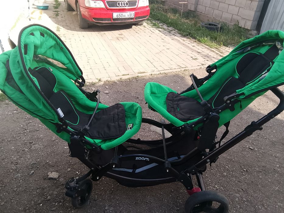Продам коляску для двоих