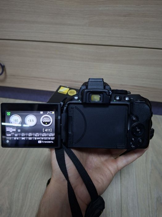 Продам nikon D 5300  почти новый