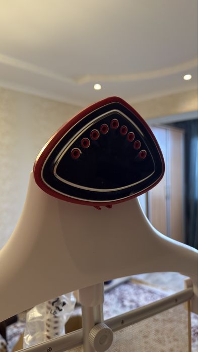 Отпариватель для одежды Tefal IS-8380