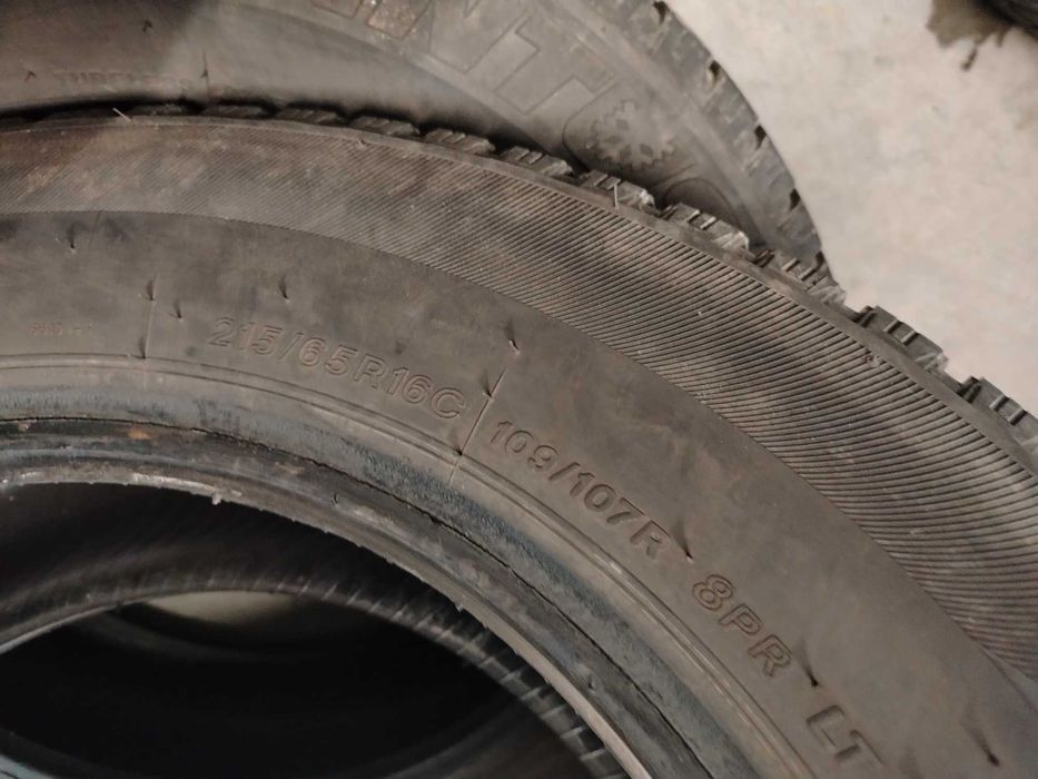 2бр.зимни гуми 215/65/16C Lassa