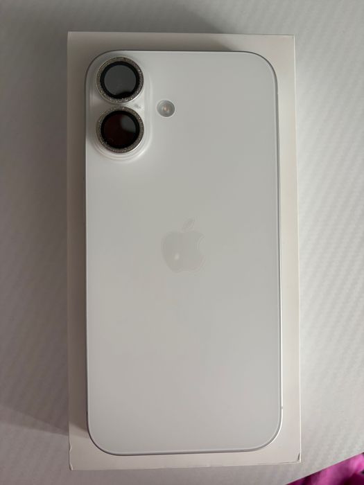 Iphone 16 128GB - в гаранция