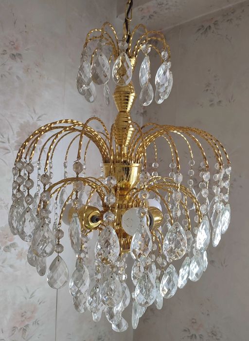 Полюлеи метален и кристален