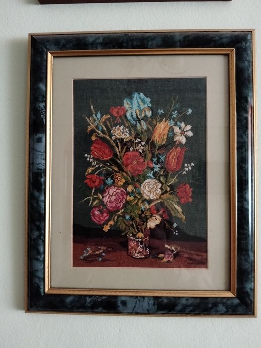 Goblen lucrat manual cu punct mic după diagramă.