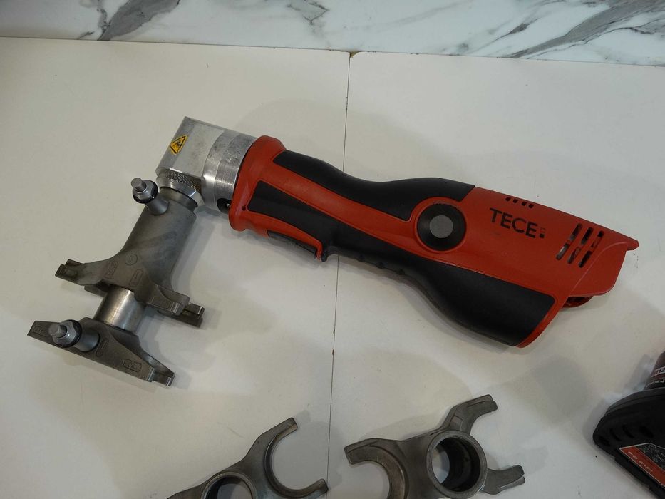 Novopress AAP 102 - Аксиална преса за тръби / фитинги