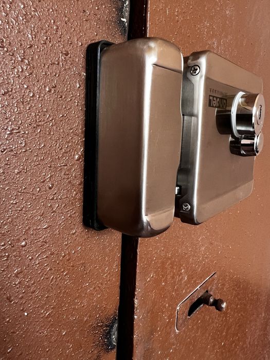 ANDEL / GUGARD подкладки под замок ответной планки