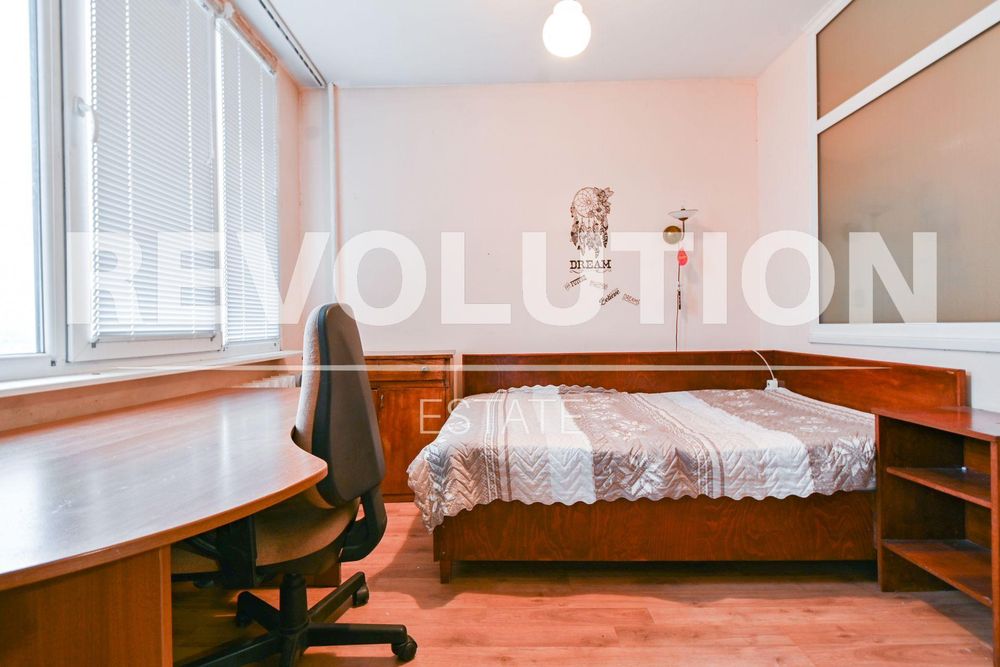 Тристаен апартамент в ж.к. Стрелбище.