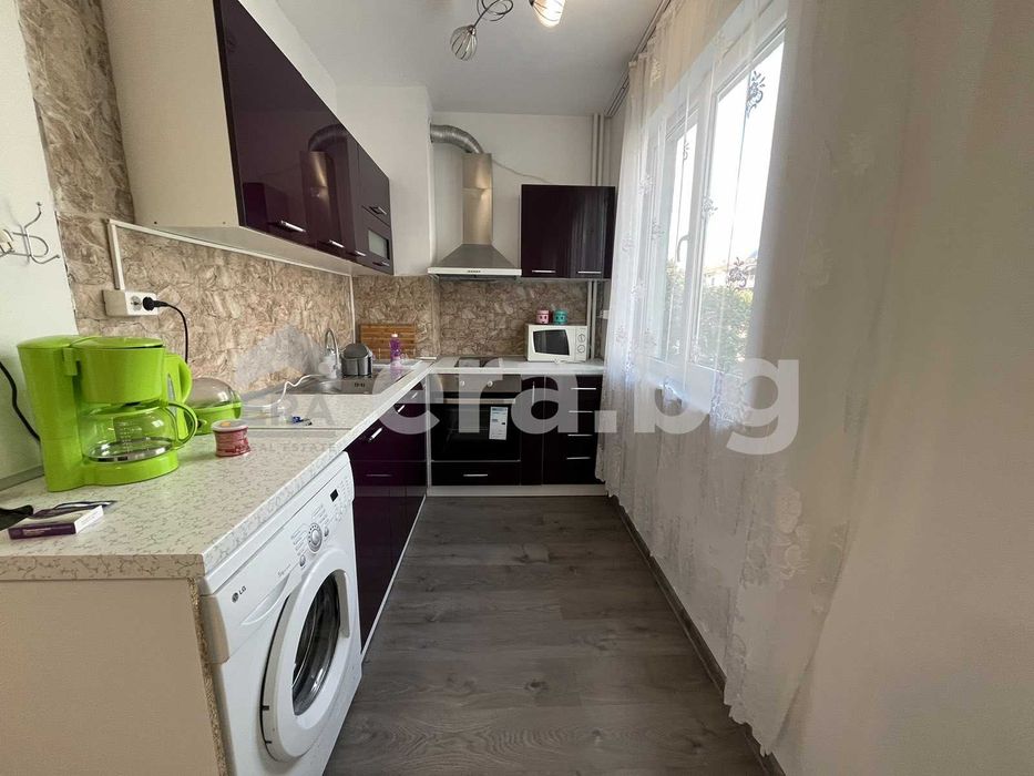 Дава се под наем Четиристаен апартамент в Варна, Лятно кино Тракия - 102 кв.м за 765 € - Снимка #1