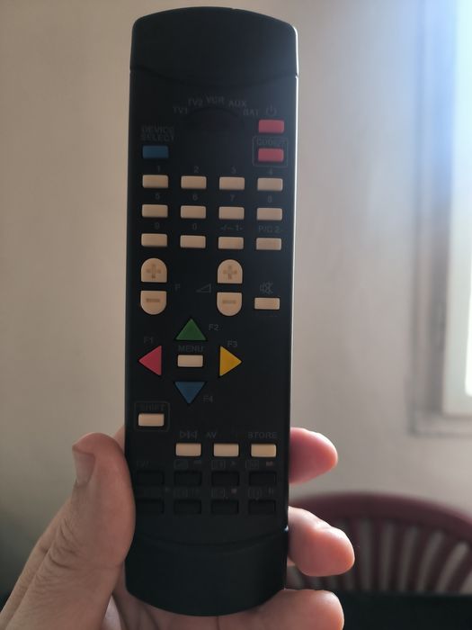 Vând telecomanda universala Pilot