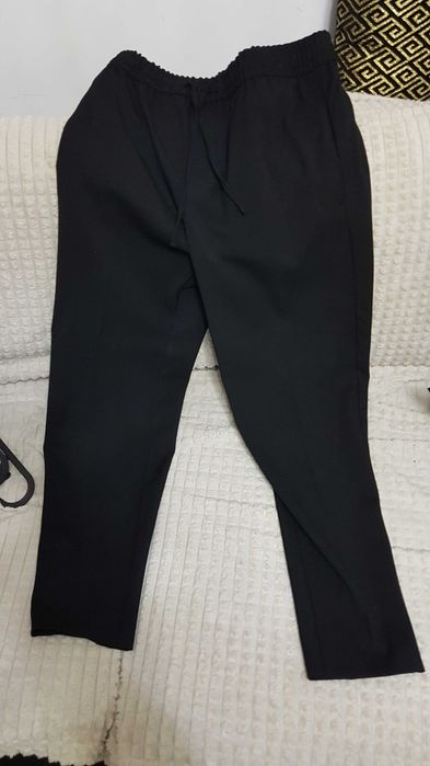 Vând pantaloni Zara originali și noi
