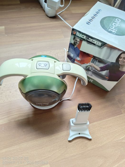 Aspirator Orb-it alb cu acumulator 4.8V NiMh Black+Decker, 180 ml