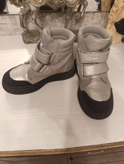 Продам детские сапожки