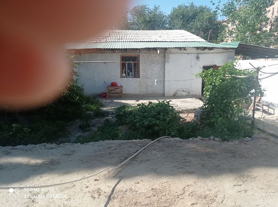 Уй сатылады. Аэропортский коше калин коше бет