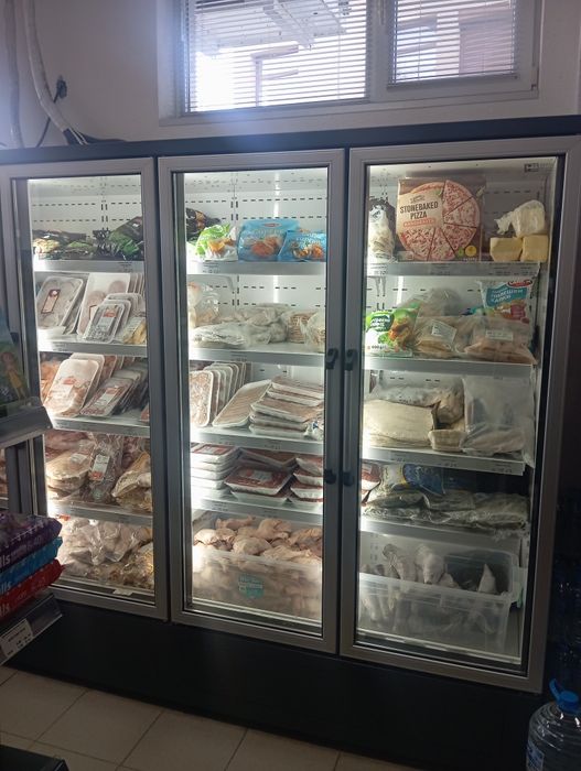 Крайстенна ниско температурна витрина