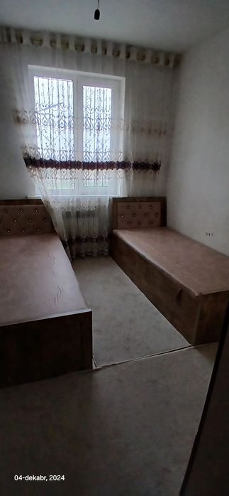 Pishgan gishtdan qurilgan yozda salqin qishda issiq