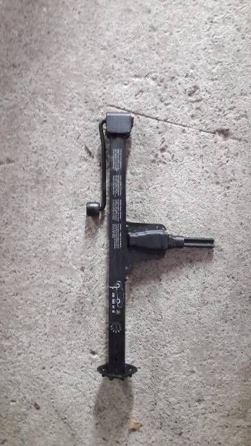 Оригинальный домкрат W210.