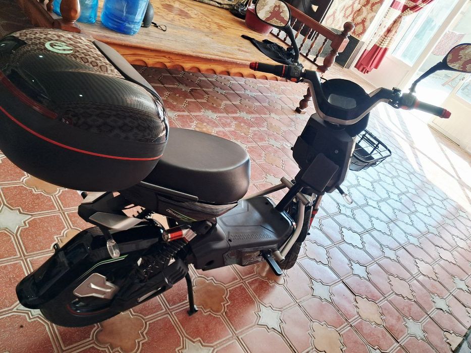 скутир сотилади хали янги пул керак нархи.