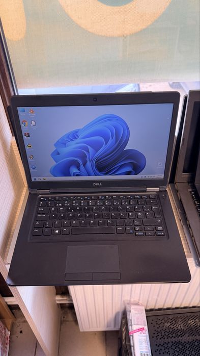 Laptop  Dell i5 gen 8 -a  8 giga ram ddr4 ssd 256 - 700 ron