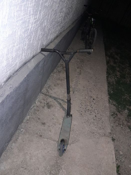 Продам трюковой самокат 1+1