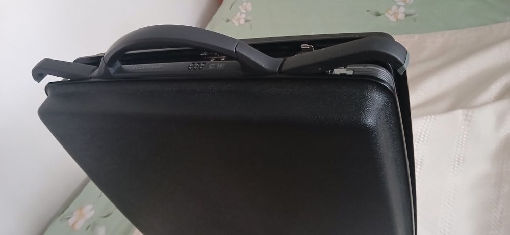 Diplomat/ servieta Samsonite Business rigidă  cu cifru ,Nouă