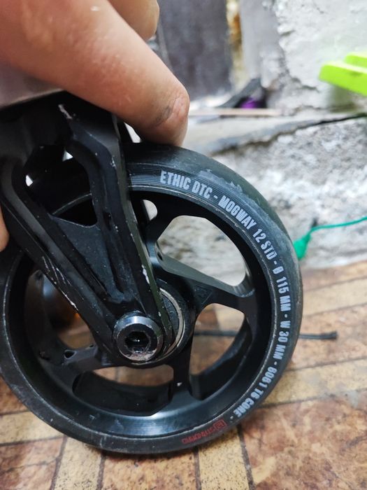 Продам трюковой самокат кастом