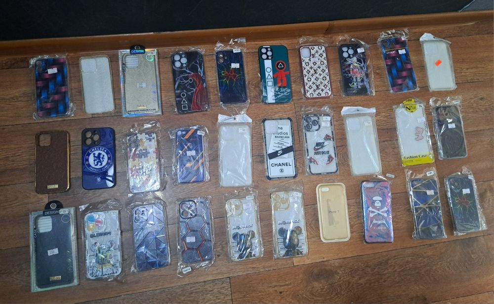 Чехлы для iPhone и IPad.