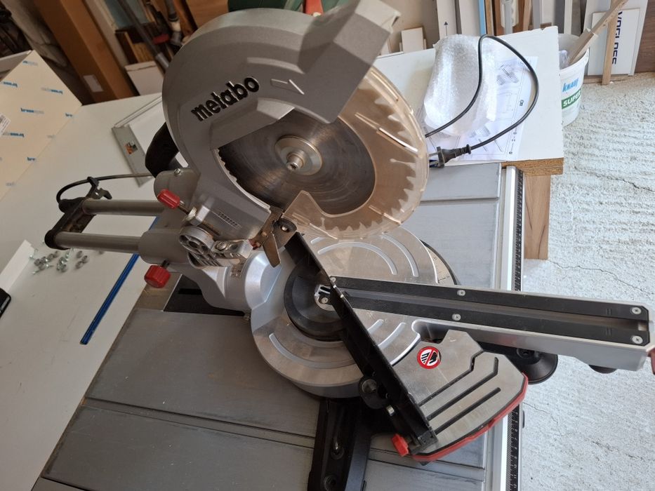 Потапящ циркуляр Metabo KGS 216 M
Потапящ циркуляр Metabo KGS 216 M PC