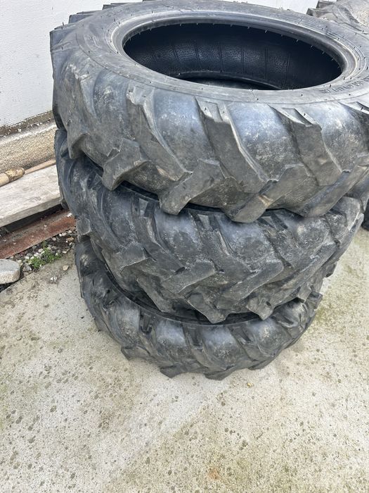 Vand cauciucuri de tractor (camion )