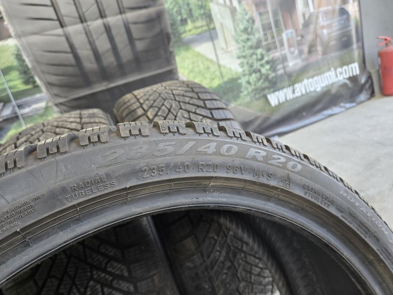 235/40/20 PIRELLI 4бр