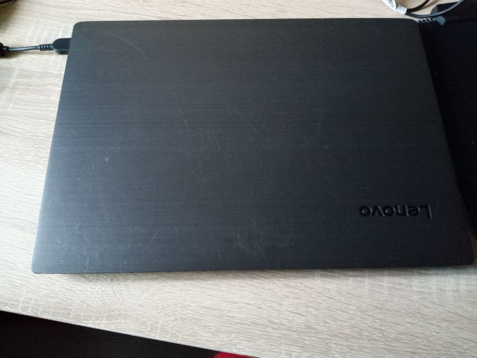 Vând urgent Laptop Lenovo v330 Ryzen 5